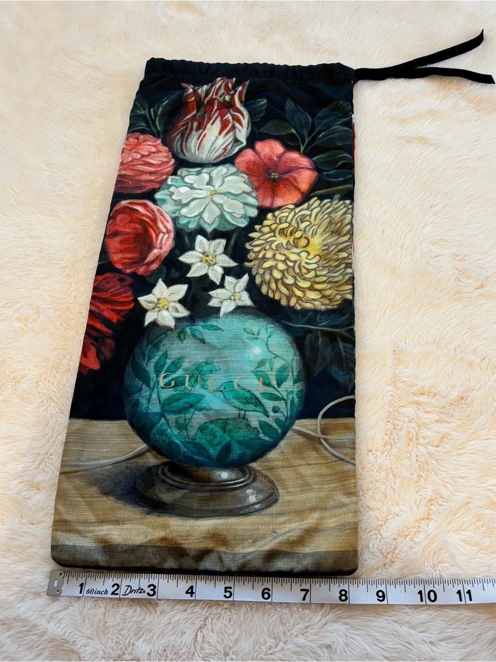 Gucci Black Floral Drawstring Pouch with Teal Globe Motif - Picture 4 of 7